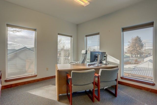 735 SW 9th St, Redmond, OR 97756